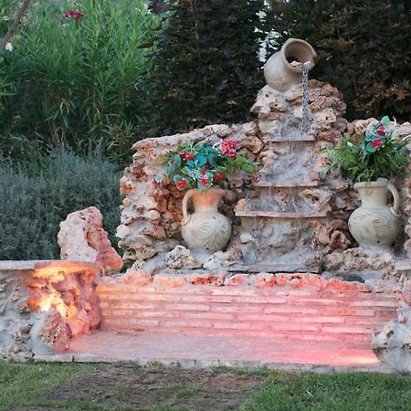 ジュリアノーヴァ La Vecchia Fontana Del Convento Bed & Breakfast エクステリア 写真