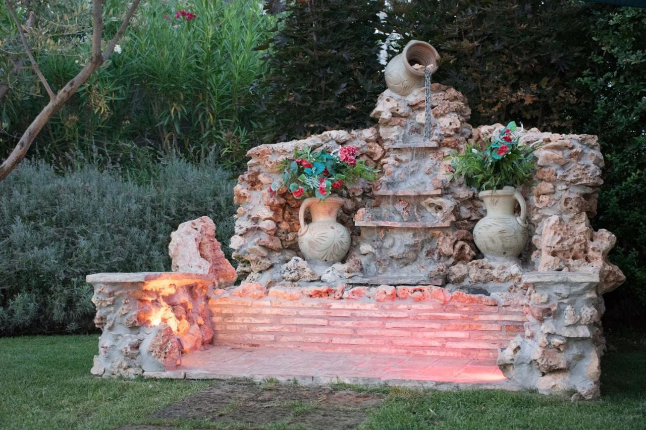 ジュリアノーヴァ La Vecchia Fontana Del Convento Bed & Breakfast エクステリア 写真